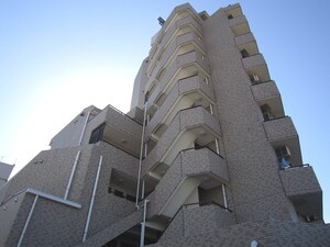 ﾗｲｵﾝｽﾞﾏﾝｼｮﾝ西が丘南(502)外観写真