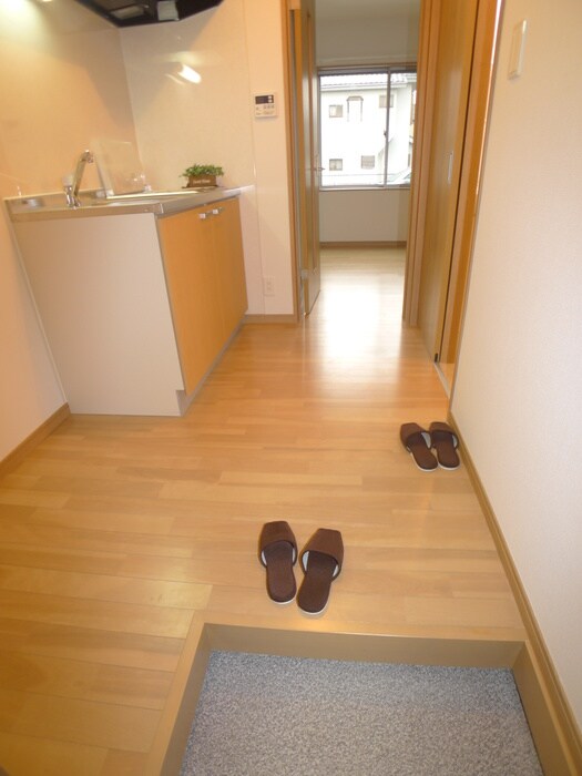 物件内観写真6　(玄関)