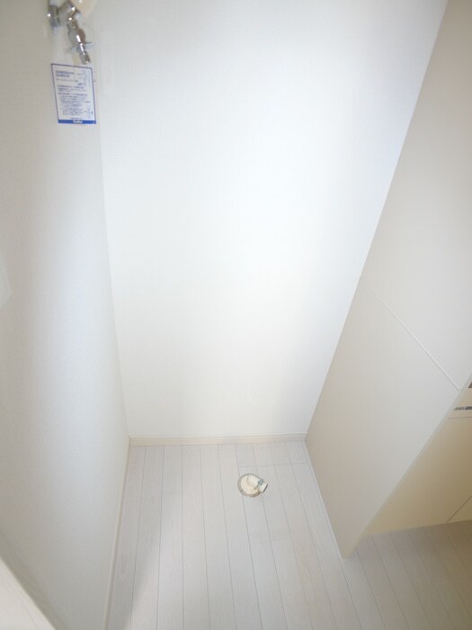 物件内観写真14　(洗濯機置場)