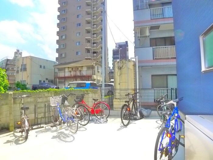 物件外観写真5　(駐輪場)