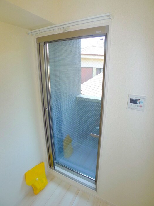 物件内観写真11　(室内からの展望)