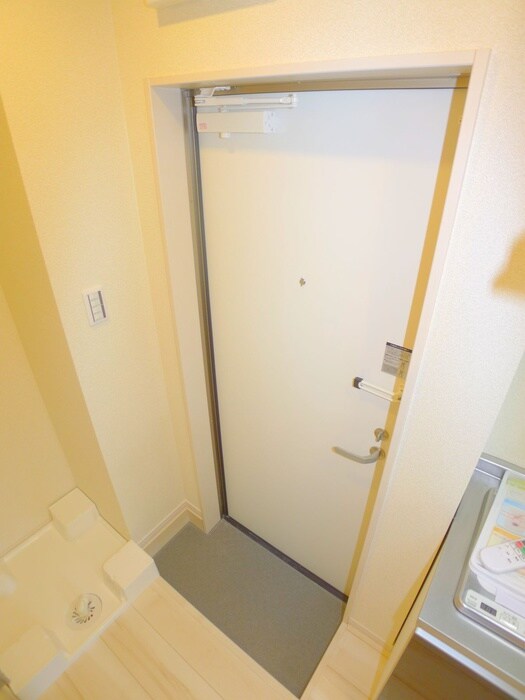 物件内観写真15　(玄関)