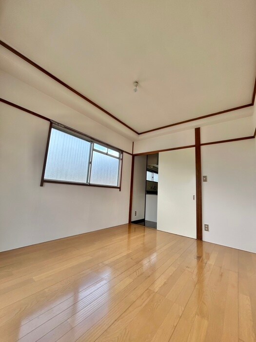 物件内観写真10　(室内からの展望)