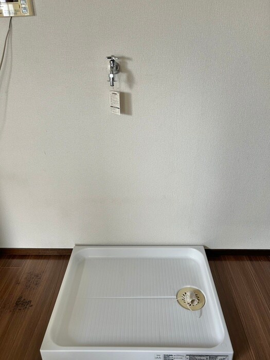 物件内観写真18　(洗濯機置場)