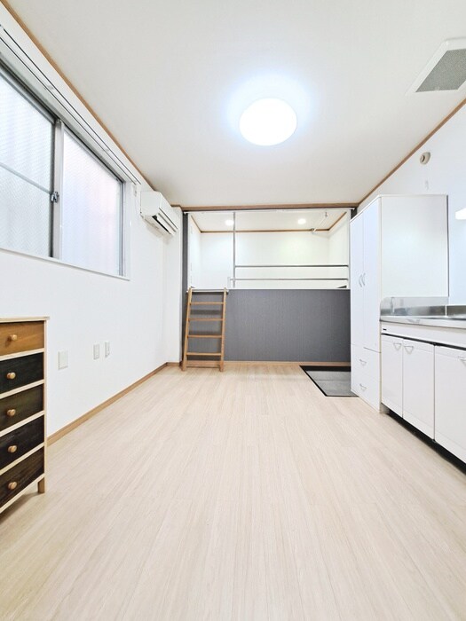 物件内観写真4　(居室)