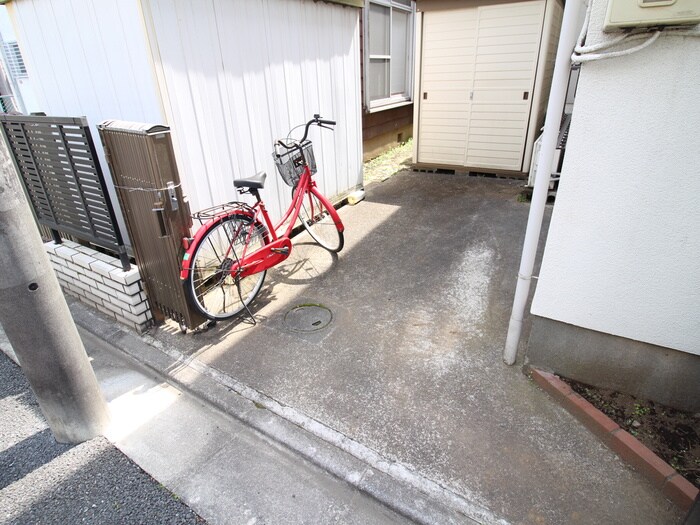 物件外観写真6　(駐輪場)