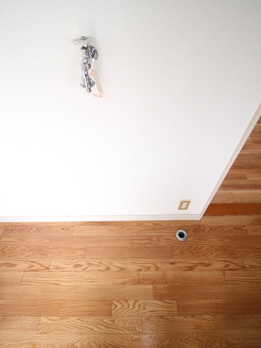 物件内観写真14　(洗濯機置場)