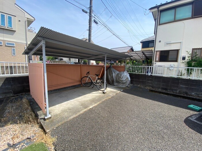 物件外観写真5　(駐輪場)