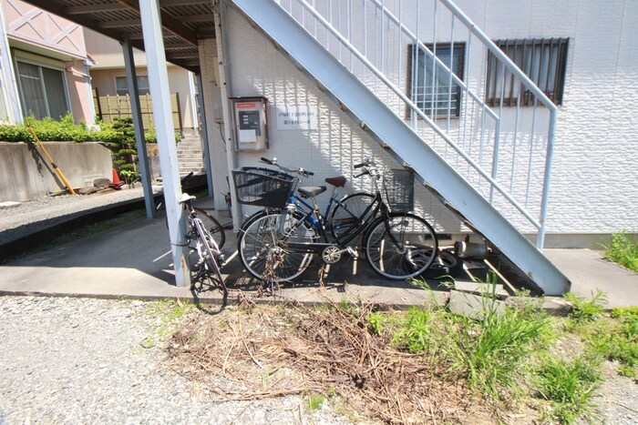 物件外観写真4　(駐輪場)