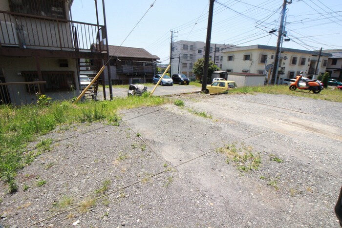 物件外観写真5　(駐車場)