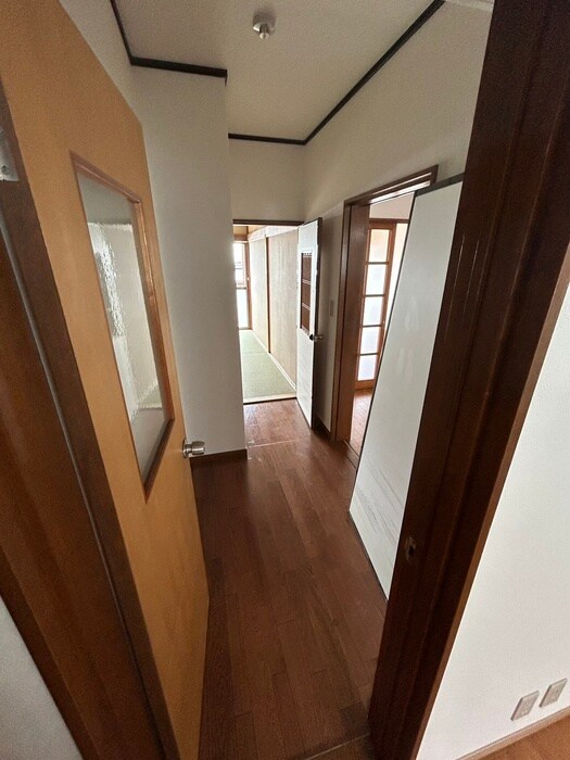 物件内観写真21　(廊下)