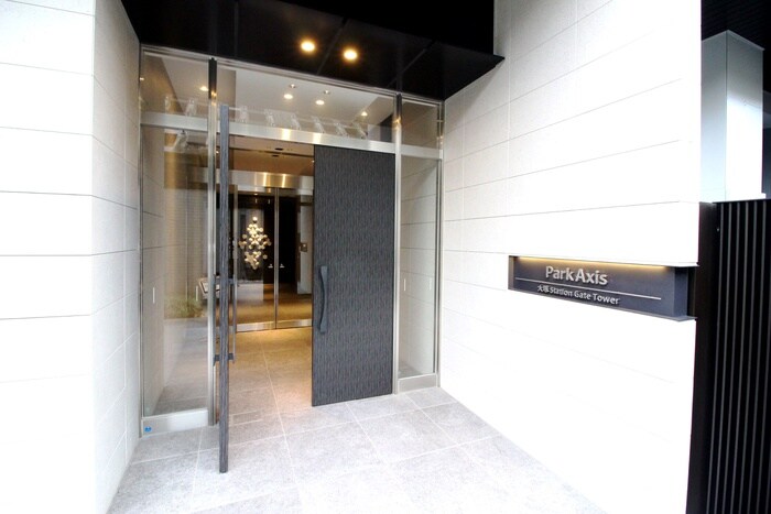 物件外観写真6　(エントランス部分)