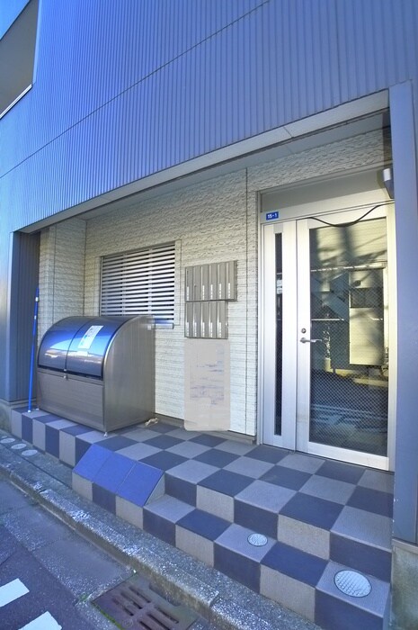 物件外観写真5　(エントランス部分)