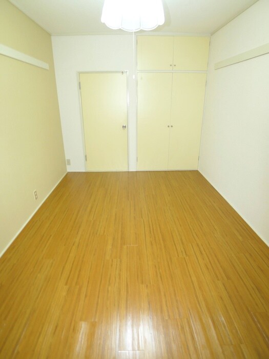 物件内観写真3　(居室)