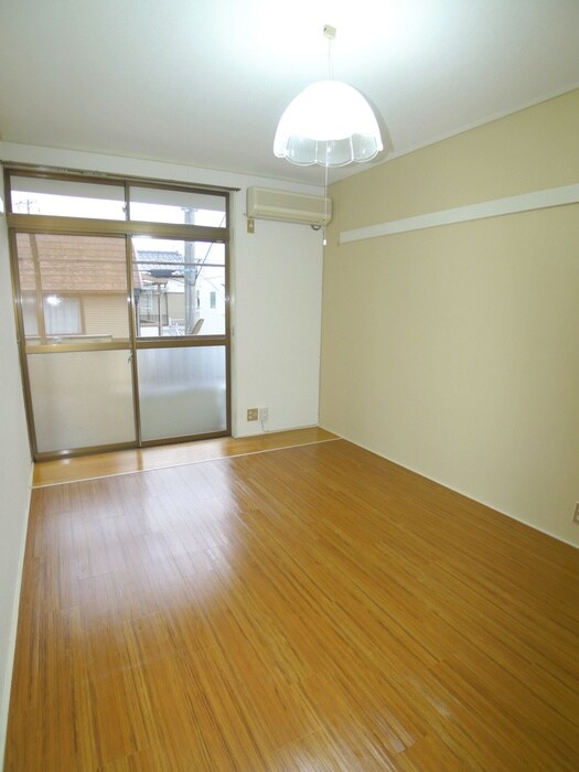 物件内観写真4　(居室)