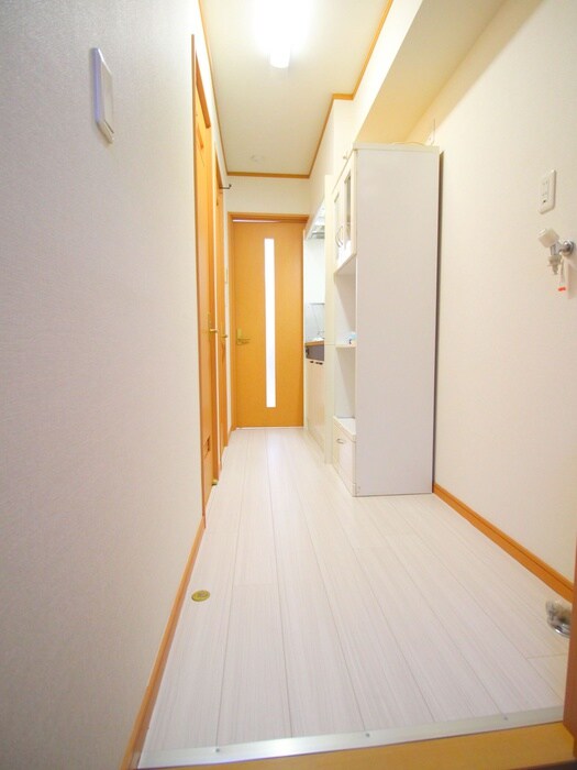 物件内観写真16　(廊下)
