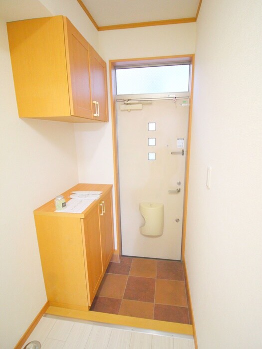 物件内観写真17　(玄関)