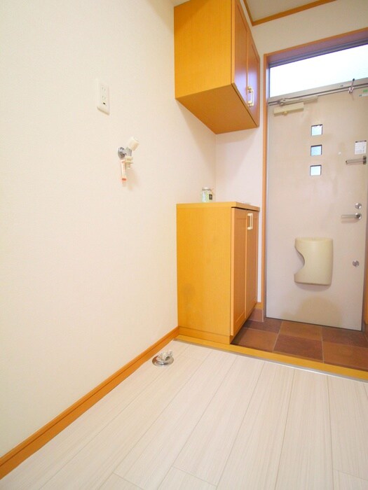 物件内観写真18　(洗濯機置場)