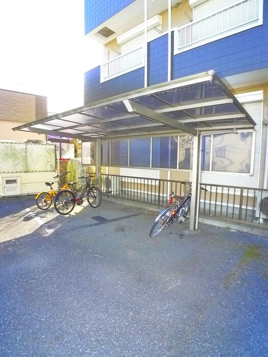 物件外観写真5　(駐輪場)