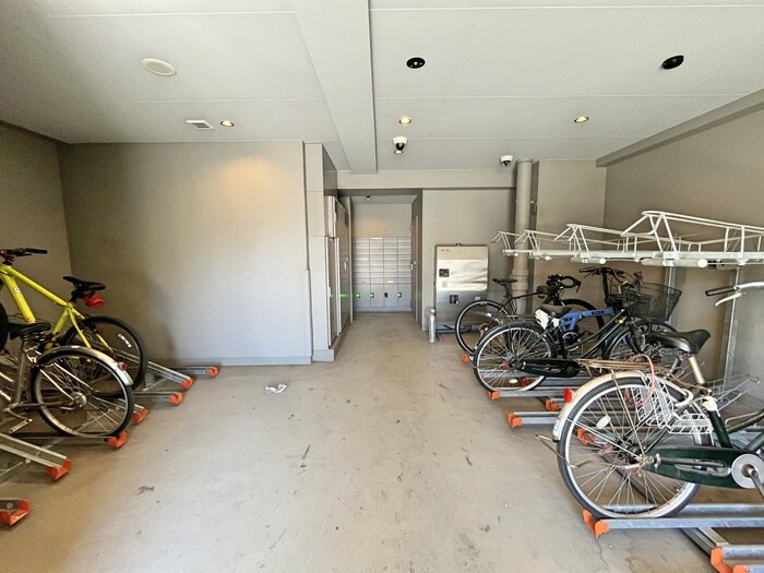 物件外観写真5　(駐輪場)