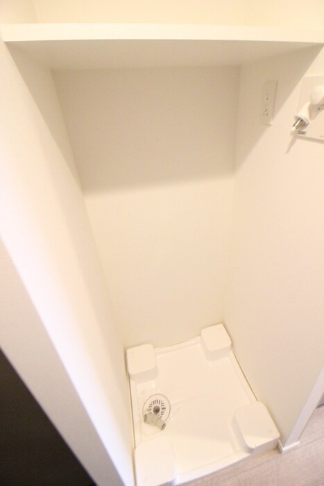 物件内観写真17　(洗濯機置場)