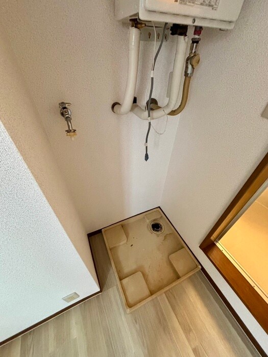 物件内観写真15　(洗濯機置場)