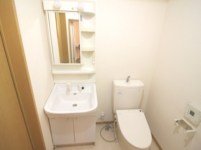 物件内観写真13　(洗面)