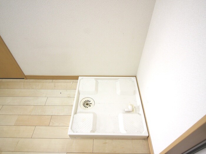 物件内観写真15　(洗濯機置場)