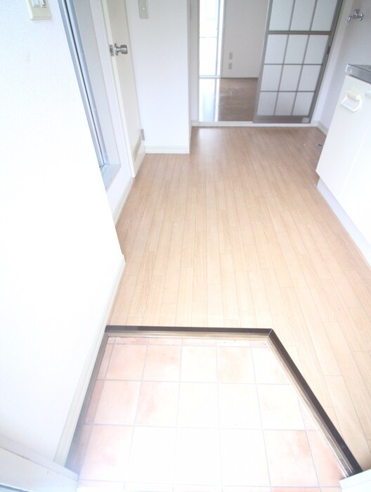 物件内観写真15　(玄関)