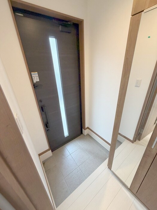 物件内観写真13　(玄関)