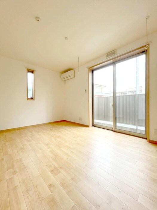 物件内観写真7　(居室)