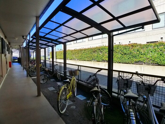 物件外観写真4　(駐輪場)