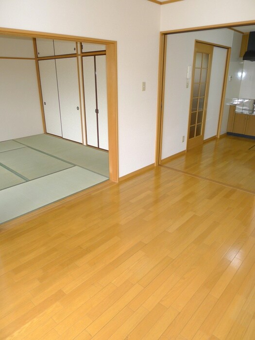 物件内観写真10　(室内からの展望)