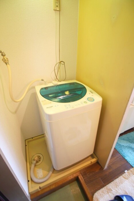 物件内観写真16　(洗濯機置場)