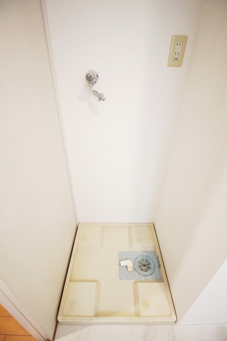 物件内観写真11　(洗濯機置場)