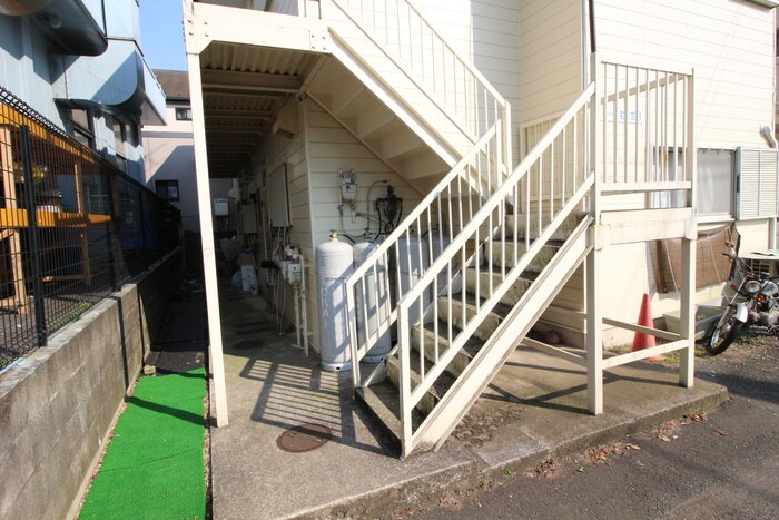 物件外観写真4　(エントランス部分)