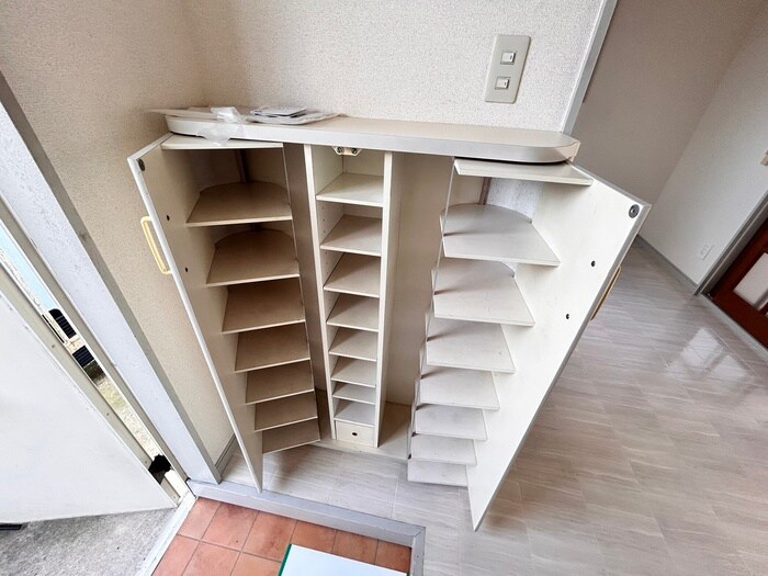 物件内観写真13　(靴箱)