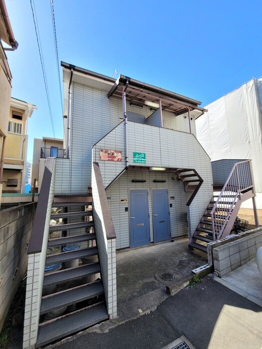 物件外観写真3　(エントランス部分)