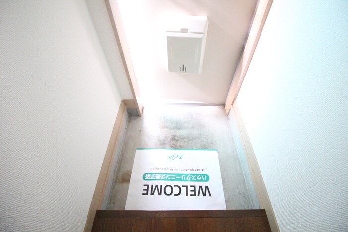 物件内観写真11　(玄関)