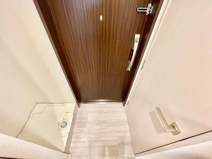 物件内観写真7　(玄関)