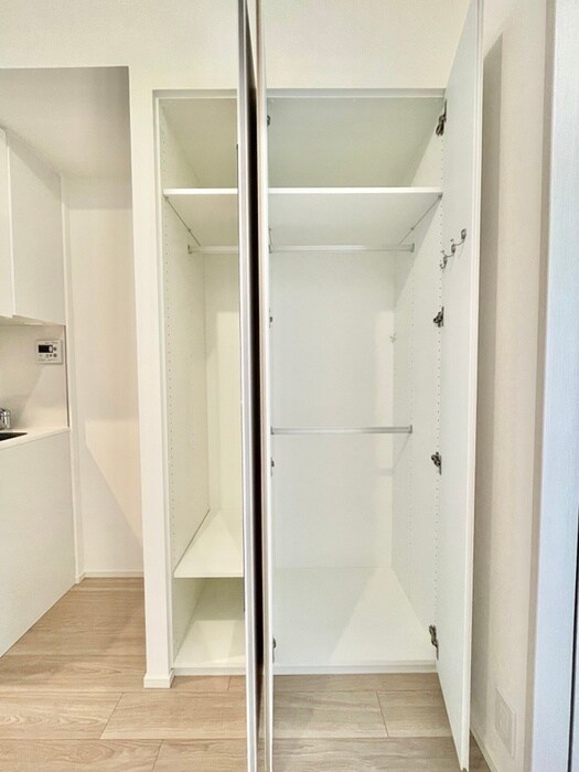 物件内観写真12　(収納)