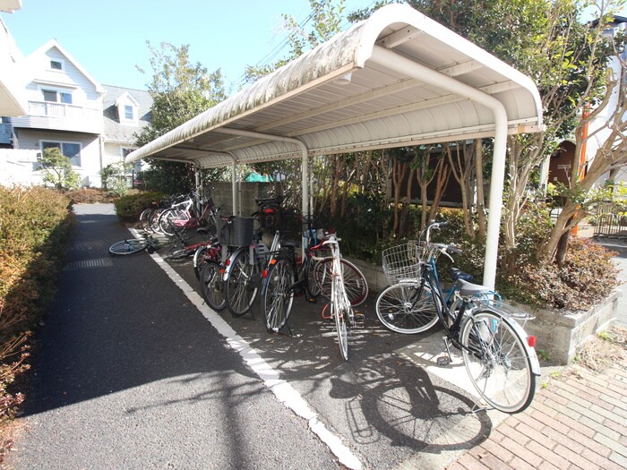 物件外観写真5　(駐輪場)
