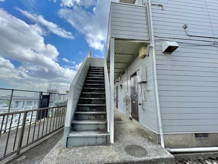 物件外観写真2　(エントランス部分)