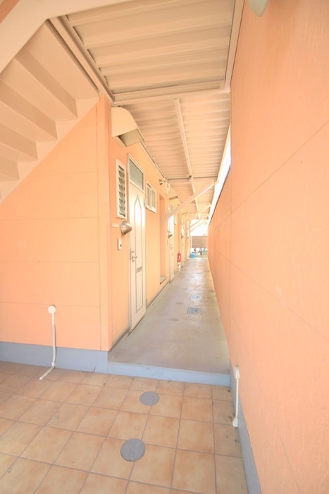 物件外観写真4　(エントランス部分)