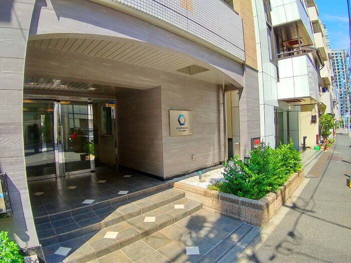 物件外観写真4　(エントランス部分)