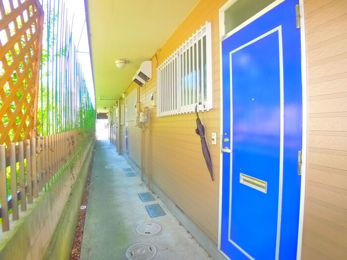 物件外観写真5　(エントランス部分)