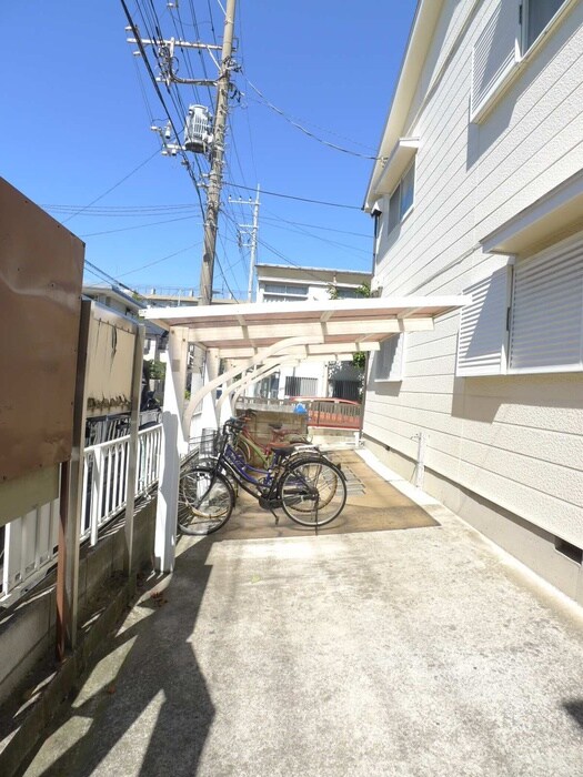 物件外観写真3　(駐輪場)