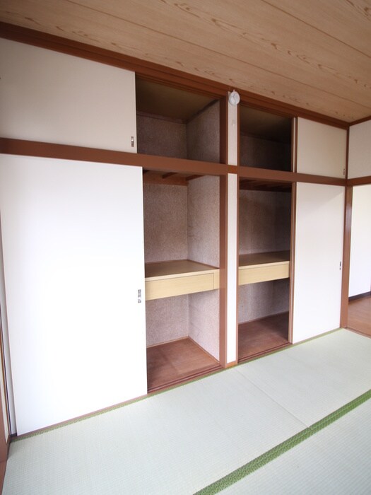 物件内観写真12　(収納)