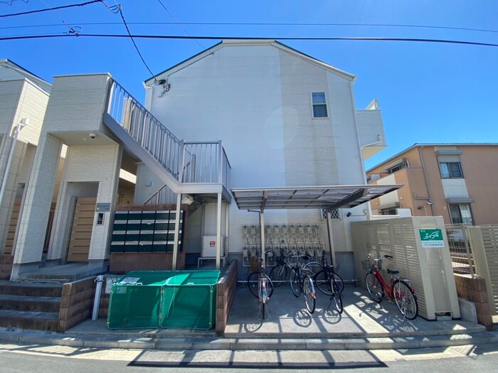 物件外観写真3　(駐車場)