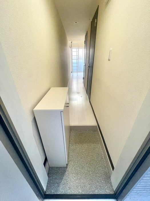 物件内観写真16　(玄関)